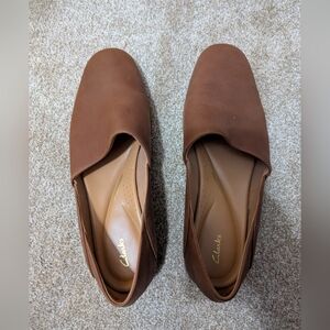 EUC Womens 9.5 M Clarks Pure Belle Brown Leather Flats Block Heel